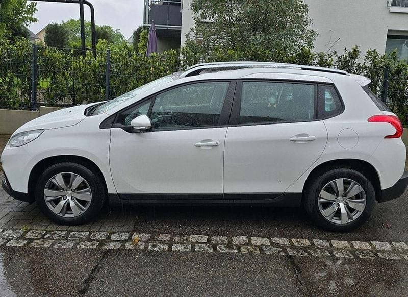 Gebraucht Peugeot 2008 Active 120 PS (88 kW) 2014 Weiß SUV