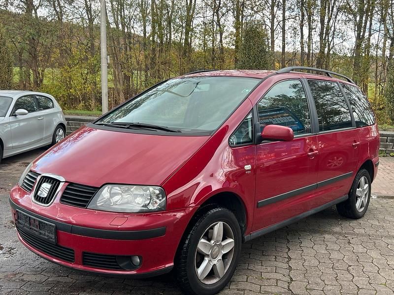Rot Gebraucht 2006 Seat Alhambra Van / Kleinbus | 1.900 € (Fairer Preis) - Bild 1/4