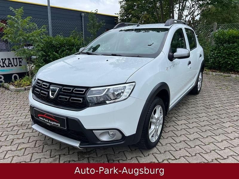 Weiß Gebraucht 2020 Dacia Sandero Prestige Kleinwagen | 11.680 € (Guter Preis) - Bild 1/4