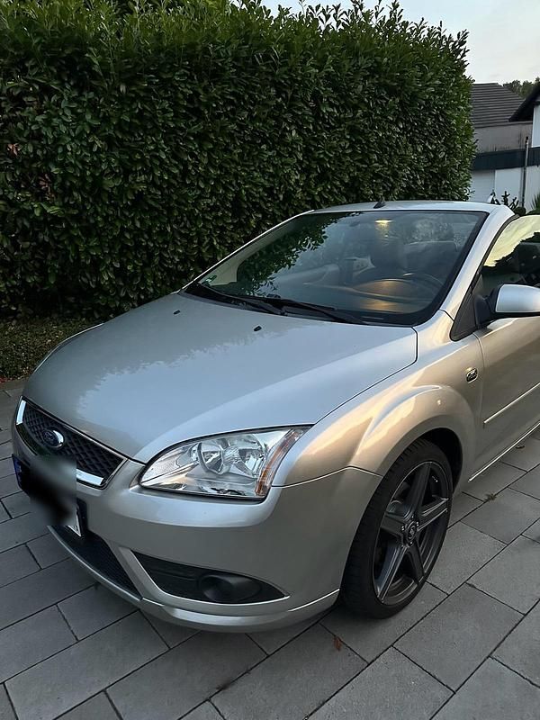 Silber Gebraucht 2007 Ford Focus Cabriolet Cabrio | 3.000 € (Fairer Preis) - Bild 1/4