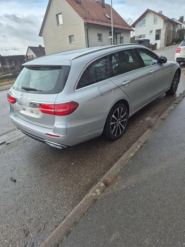 Gebraucht Mercedes E300 245 PS (180 kW) 2019 Silber Kombi