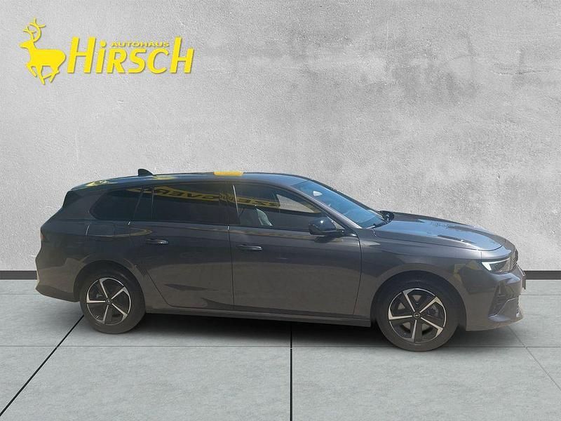 Gebraucht Opel Astra 131 PS (96 kW) 2024 Vulkangrau Kleinwagen