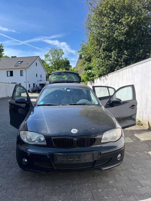 Schwarz Gebraucht 2006 BMW 118 Kleinwagen | 2.500 € (Superpreis) - Bild 1/4