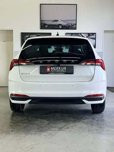 Gebraucht Skoda Scala Selection 116 PS (85 kW) 2025 Weiß Kleinwagen