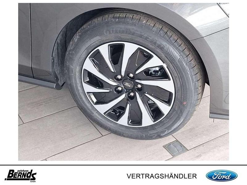 Neu Ford Focus Titanium 125 PS (91 kW) 2025 Magnetic metallic Kombi