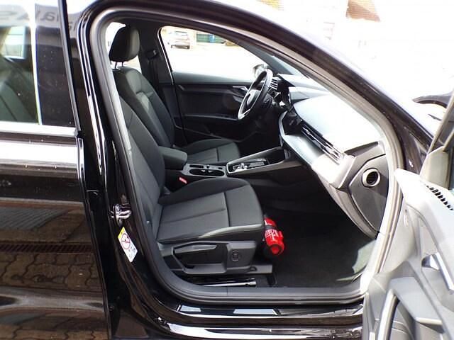 Gebraucht Audi A3 110 PS (80 kW) 2024 Brillantschwarz Limousine
