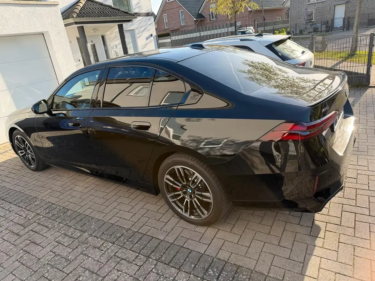 Gebraucht BMW 540 Comfort Edition 303 PS (222 kW) 2025 Schwarz Limousine