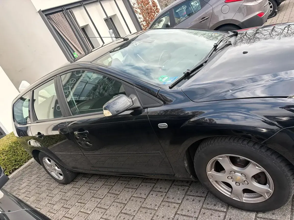 Usata Ford Focus 110 CV (80 kW) 2007 Nero Station wagon