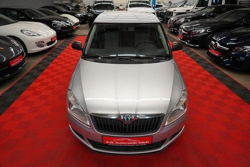 Gebraucht Skoda Fabia 60 PS (44 kW) 2011 Silber Limousine