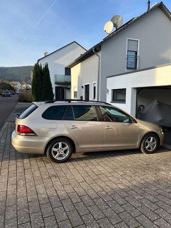 Gebraucht VW Golf VII Match 122 PS (89 kW) 2012 Andere farben Kombi