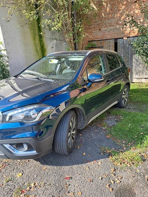 Gebraucht Suzuki SX4 140 PS (102 kW) 2020 Blau SUV