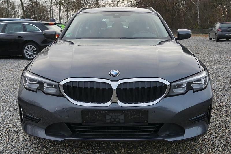 Gebraucht BMW 320 Advantage 184 PS (135 kW) 2020 Grau Limousine