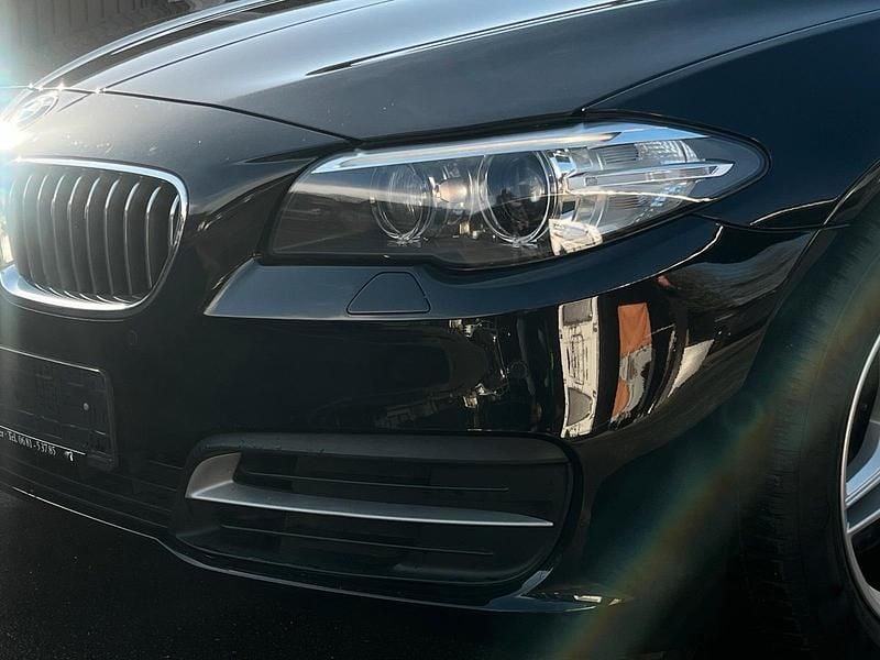 Gebraucht BMW 520 Performance 190 PS (139 kW) 2015 Black sapphire metallic Kombi