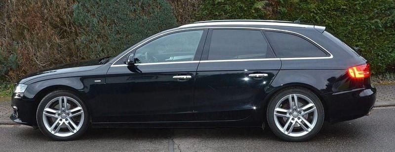 Schwarz Gebraucht 2011 Audi A4 S-Line Kombi | 9.100 € (Fairer Preis) - Bild 1/4