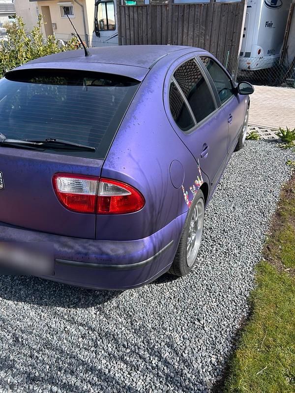 Second-hand Seat Leon 105 CP (77 kW) 2004 Negru Hatchback