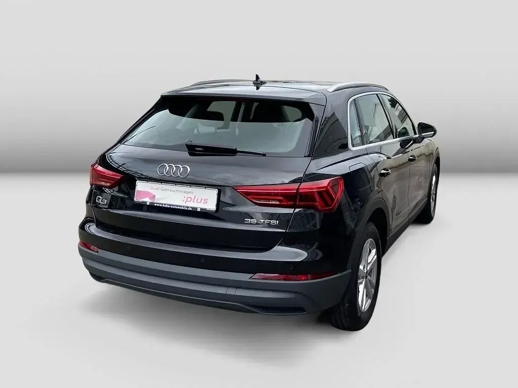 Gebraucht Audi Q3 Comfort 150 PS (110 kW) 2023 Mythosschwarz metallic SUV