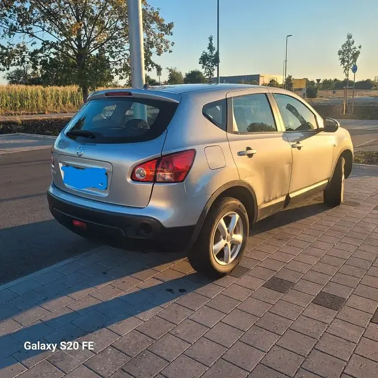 Gebraucht Nissan Qashqai Acenta 117 PS (86 kW) 2010 Silber SUV