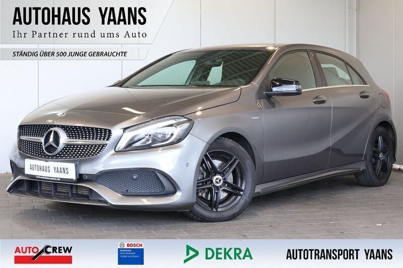 Grau Gebraucht 2018 Mercedes A180 AMG line Limousine | 17.989 € (Superpreis) - Bild 1/4