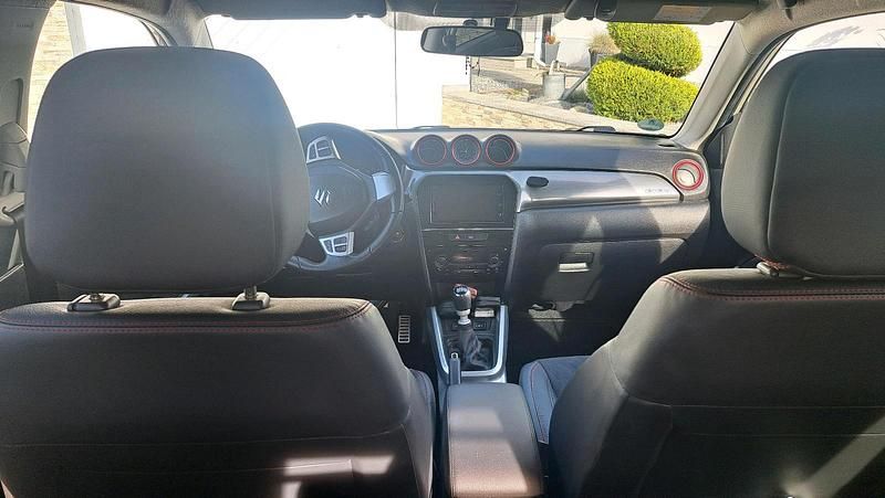 Gebraucht Suzuki Vitara 140 PS (102 kW) 2017 Beige SUV