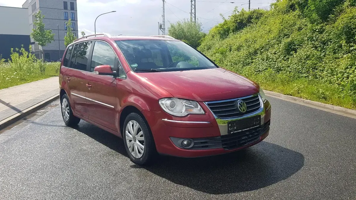 Gebraucht VW Touran 140 PS (102 kW) 2008 Rot Van / Kleinbus