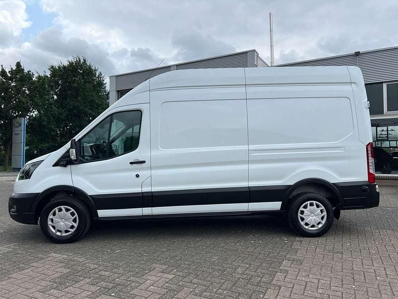 Używany Ford Transit Trend 131 KM (96 kW) 2024 Biały Minivan