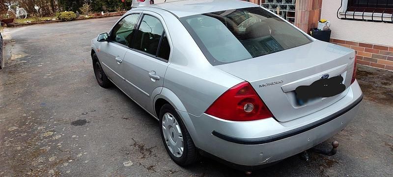 Gebraucht Ford Mondeo 146 PS (107 kW) 2001 Silber Limousine