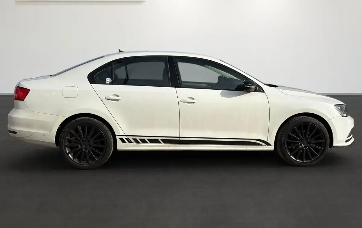 Gebraucht VW Jetta Allstar 105 PS (77 kW) 2015 Weiß Limousine