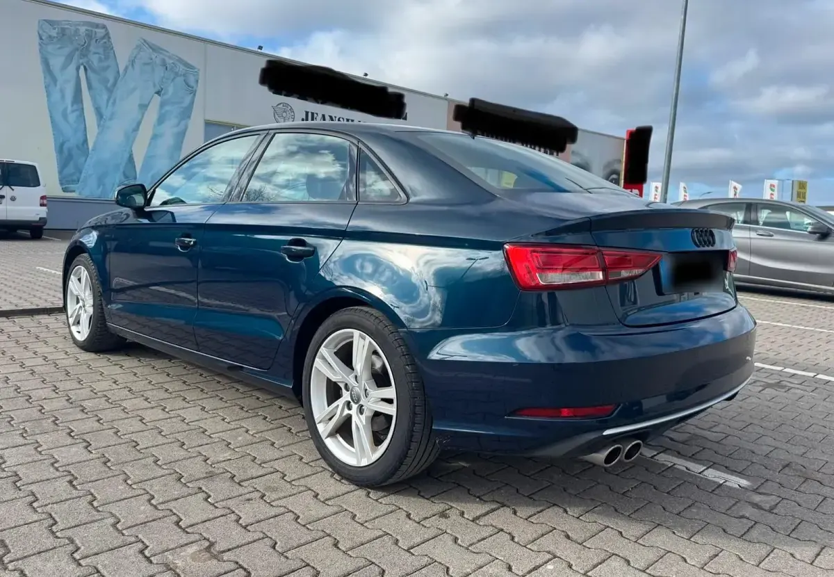 Gebraucht Audi A3 150 PS (110 kW) 2019 Blau Limousine