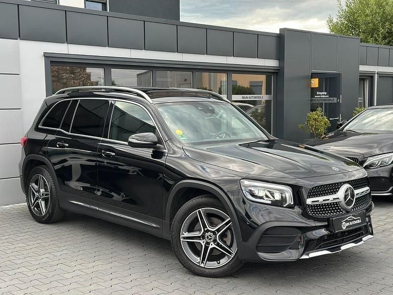 Schwarz Gebraucht 2021 Mercedes GLB200 AMG SUV | 35.890 € (Fairer Preis) - Bild 1/4