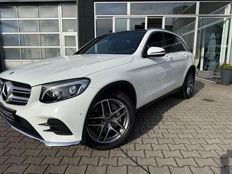 Weiß Gebraucht 2019 Mercedes GLC220 AMG line SUV | 35.490 € (Fairer Preis) - Bild 1/4