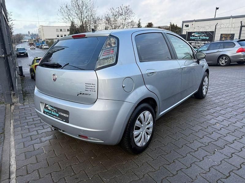 Gebraucht Fiat Grande Punto Dynamic 77 PS (56 kW) 2007 Silber Kleinwagen