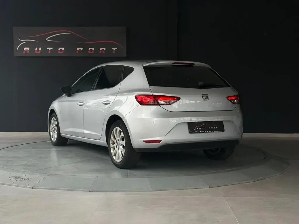 Gebraucht Seat Leon Style 105 PS (77 kW) 2014 Eissilber/estrella silver Limousine