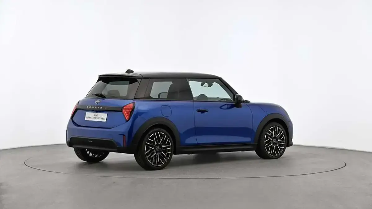 Gebraucht Mini Cooper S Favoured 204 PS (150 kW) 2025 Blau Kleinwagen