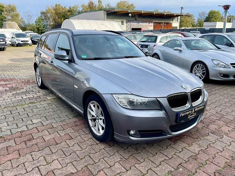 Gebraucht BMW 320 Sport Line 184 PS (135 kW) 2012 Grau Kombi