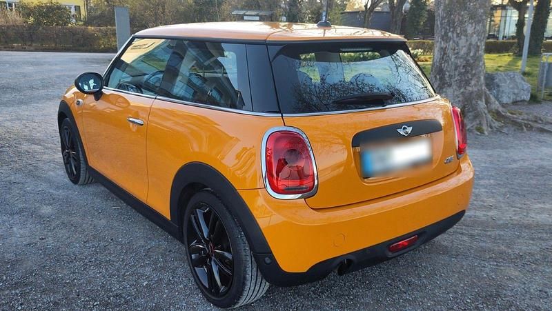Usata Mini ONE 75 CV (55 kW) 2016 Arancione Utilitaria
