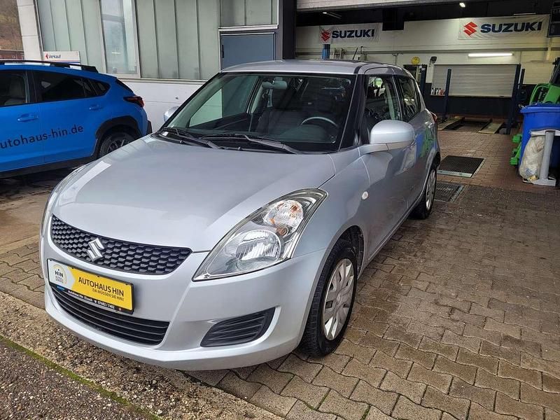 Gebraucht Suzuki Swift Club 94 PS (69 kW) 2011 Silky silver Kleinwagen