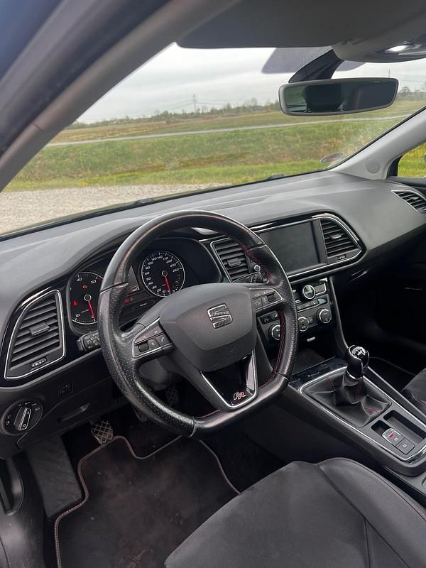 Usata Seat Leon FR 150 CV (110 kW) 2017 Grigio Berlina