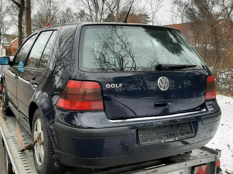 Gebraucht VW Golf IV 75 PS (55 kW) 2001 Blau Kleinwagen