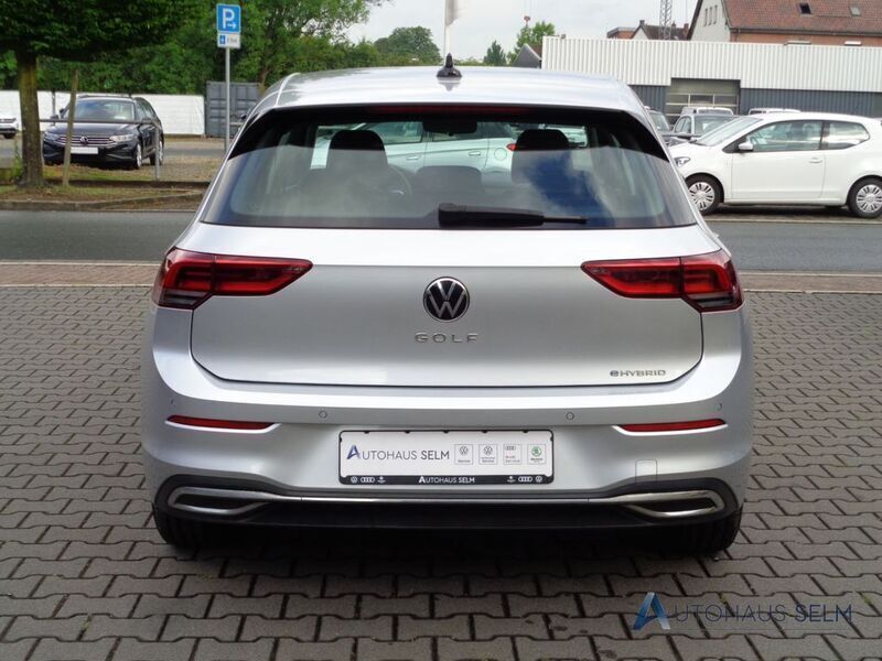 Gebraucht VW Golf VIII Style 204 PS (150 kW) 2021 Silber Limousine