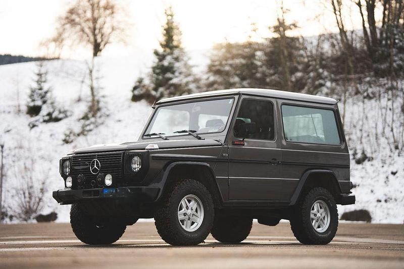 Grau Gebraucht 1986 Mercedes G280 SUV | 45.900 € - Bild 1/4