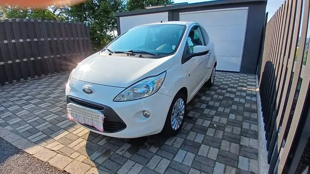 Gebraucht Ford Ka Titanium 69 PS (50 kW) 2010 Weiß Kleinwagen