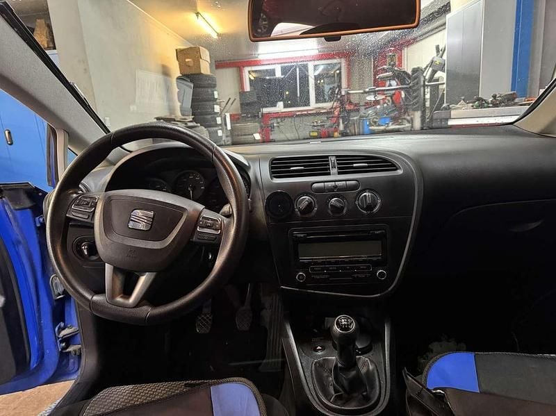 Gebraucht Seat Leon Reference 125 PS (91 kW) 2010 Blau Limousine