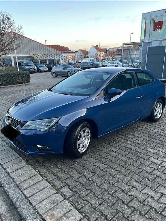 Blau Gebraucht 2015 Seat Leon SC Style Kleinwagen | 9.599 € - Bild 1/4