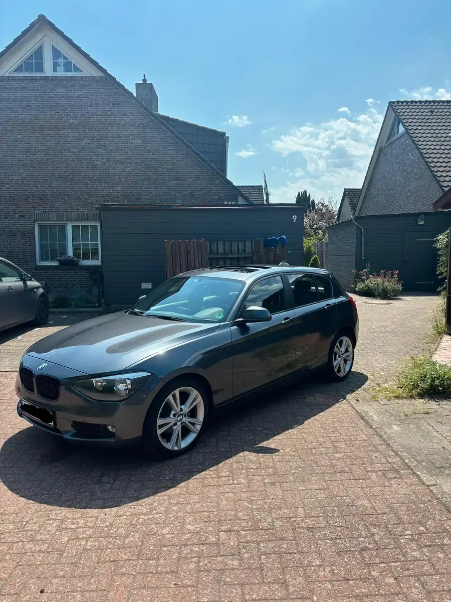 Gebraucht BMW 116 136 PS (100 kW) 2012 Grau Kleinwagen