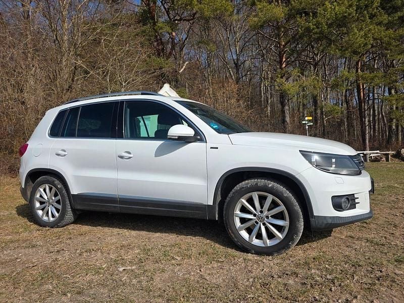 Gebraucht VW Tiguan LOUNGE 122 PS (89 kW) 2015 Weiß SUV