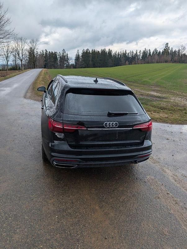 Gebraucht Audi A4 Ambiente 163 PS (119 kW) 2020 Schwarz Kombi