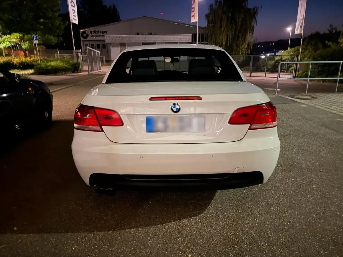 Gebraucht BMW 330 Cabriolet 245 PS (180 kW) 2010 Weiß Cabrio