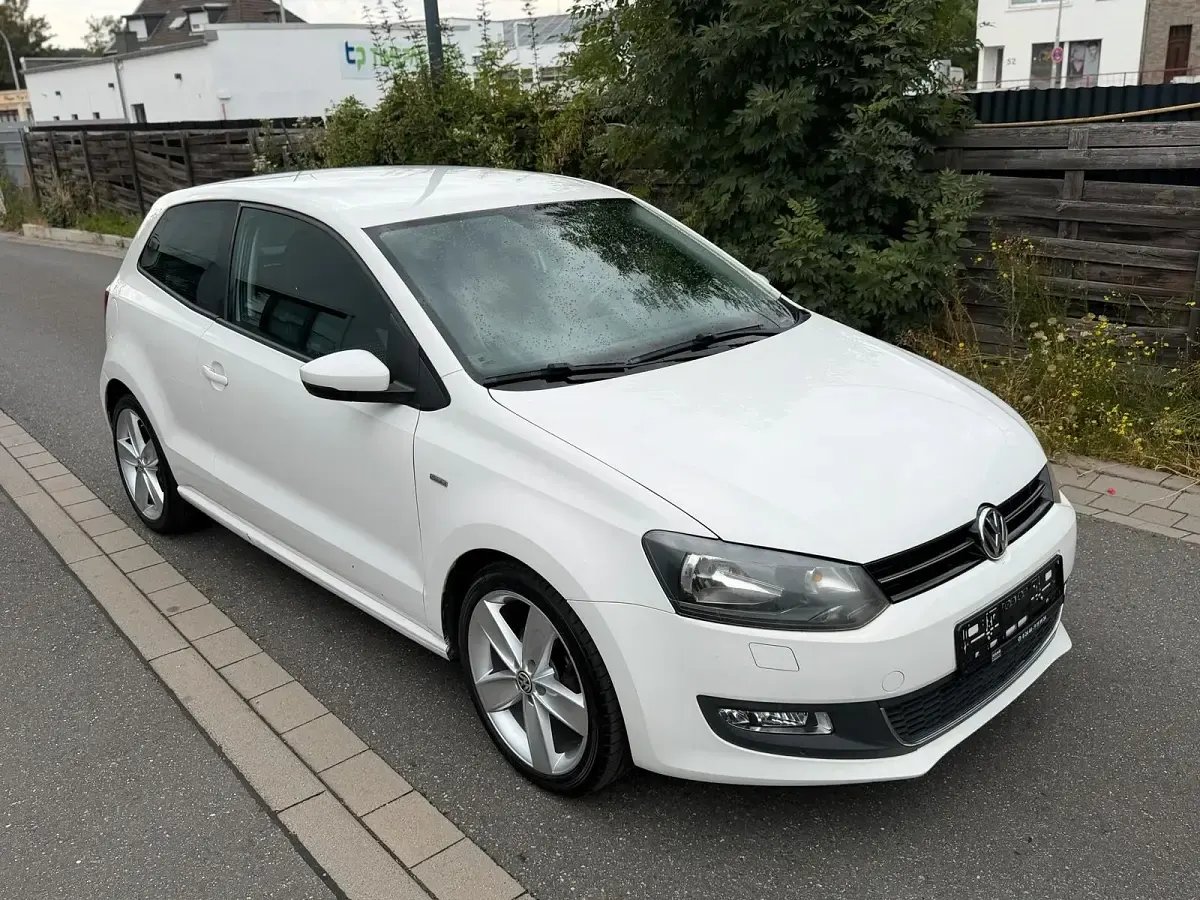 Gebraucht VW Polo 90 PS (66 kW) 2013 Weiß Kleinwagen