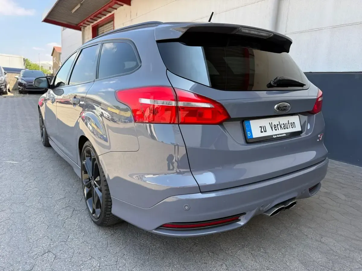 Gebraucht Ford Focus ST 250 PS (183 kW) 2016 Grau Kombi
