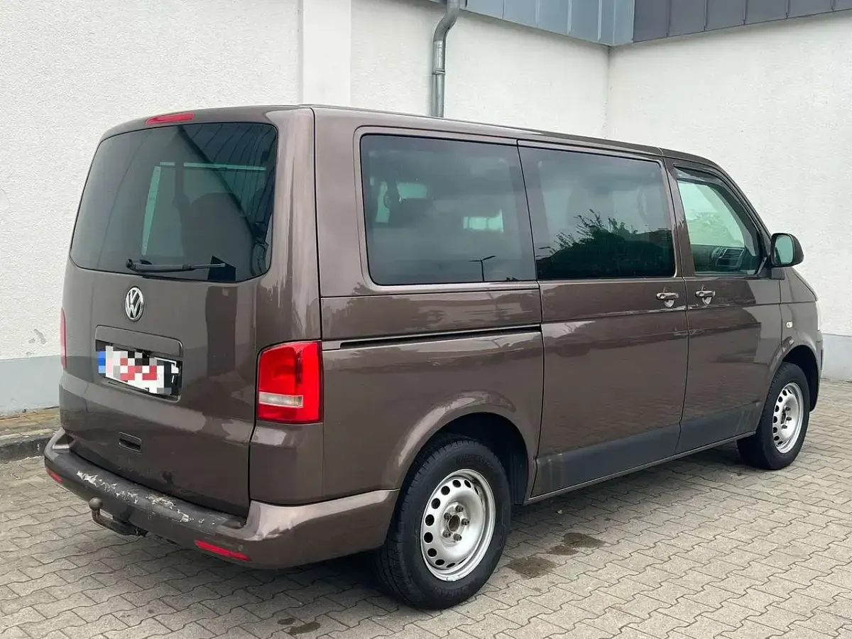 Gebraucht VW Caravelle Highline 140 PS (102 kW) 2015 Toffee/graciosabraun Van